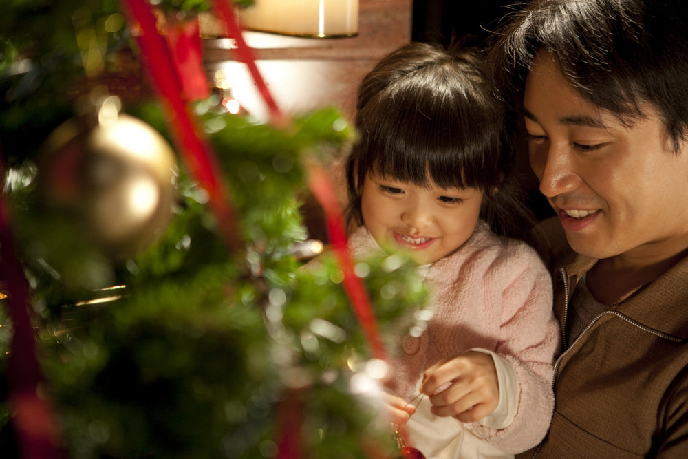  Japanese family celebrating Christmas.